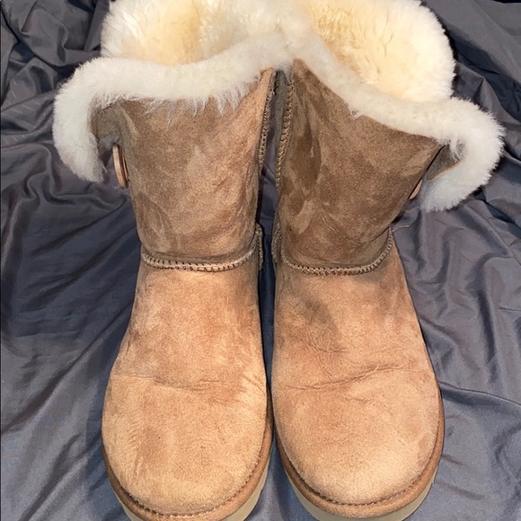 Uggs boots size 9 Clearance